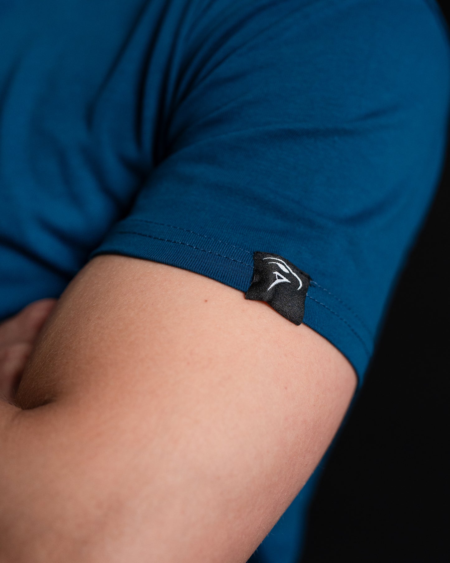 Tailored Muscle-fit tee (Blue)